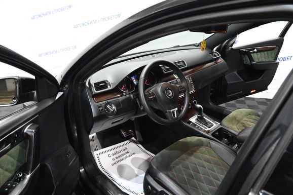 Volkswagen Passat, 1.8 л, Робот, 2013 фото 7