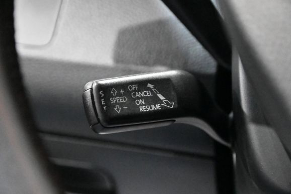 Volkswagen Passat, 1.8 л, Робот, 2013 фото 10