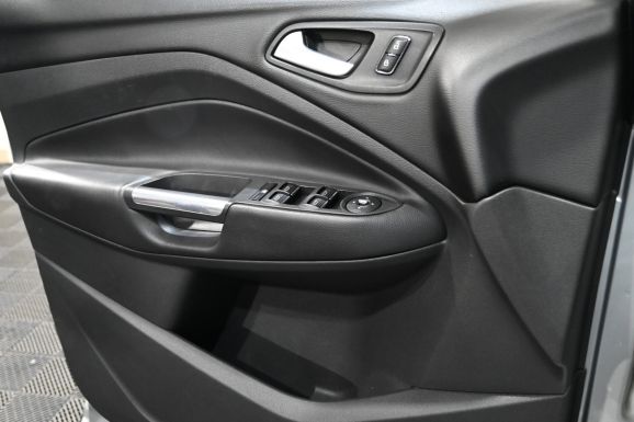 Ford Kuga, 1.6 л, МТ, 2013 фото 1