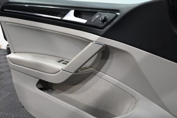 Volkswagen Golf, 1.4 л, Робот, 2013 фото 1