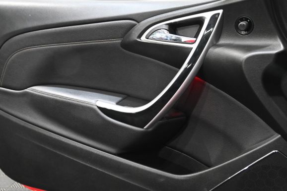 Opel Astra, 1.4 л, АТ, 2013 фото 1