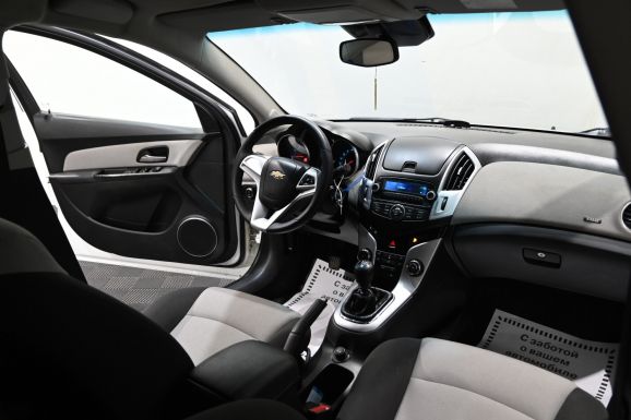 Chevrolet Cruze, 1.8 л, МТ, 2013 фото 8