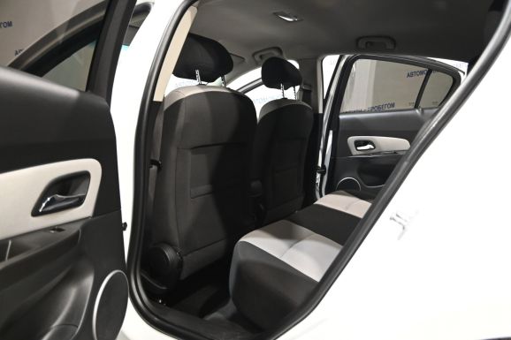 Chevrolet Cruze, 1.8 л, МТ, 2013 фото 1