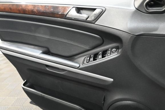 Mercedes-Benz M-Класс, 3.5 л, АТ, 2010 фото 10