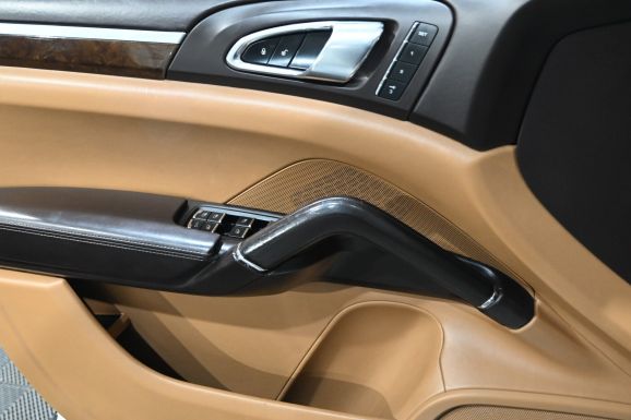 Porsche Cayenne, 3.6 л, АТ, 2013 фото 10