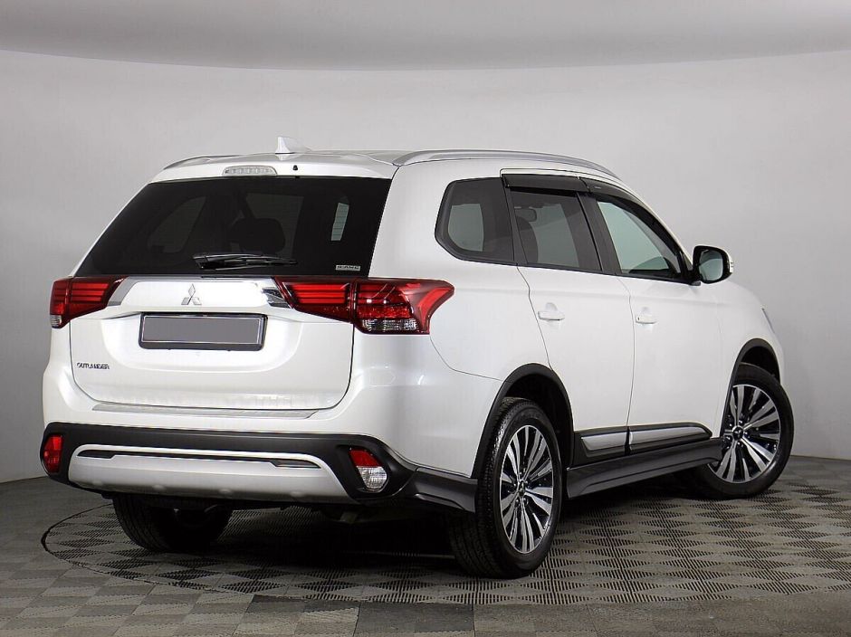 Mitsubishi Outlander, 2.0 л, Вариатор, 2020 фото 4