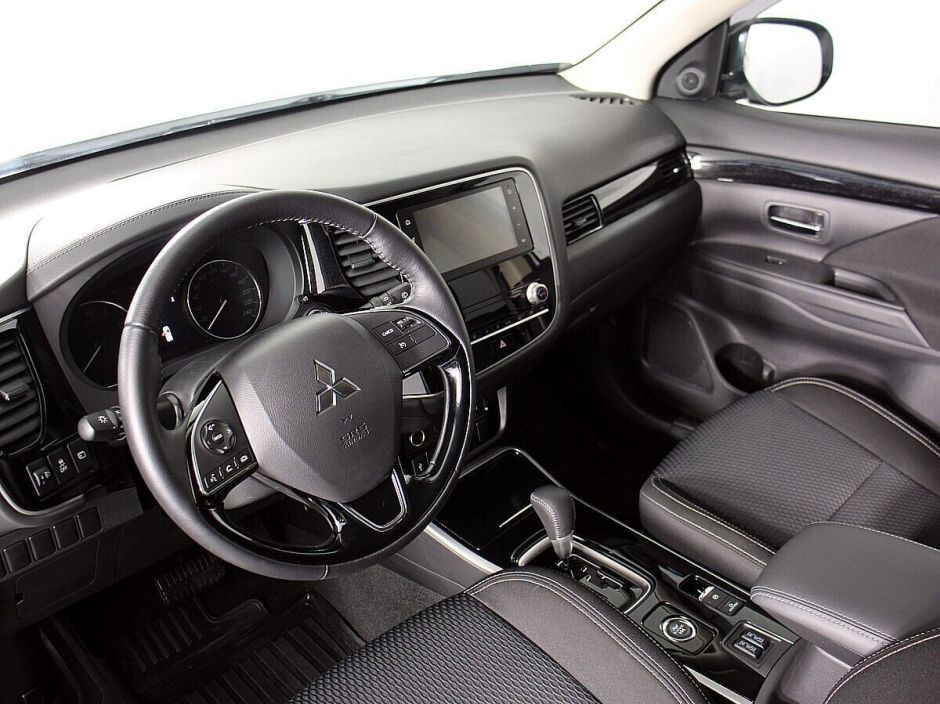 Mitsubishi Outlander, 2.0 л, Вариатор, 2020 фото 6