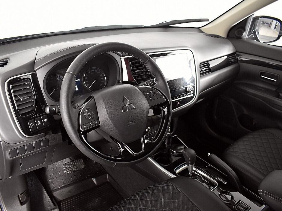 Mitsubishi Outlander, 2.0 л, Вариатор, 2020 фото 6