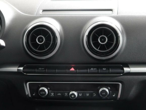 Audi A3, 1.4 л, Робот, 2014 фото 2