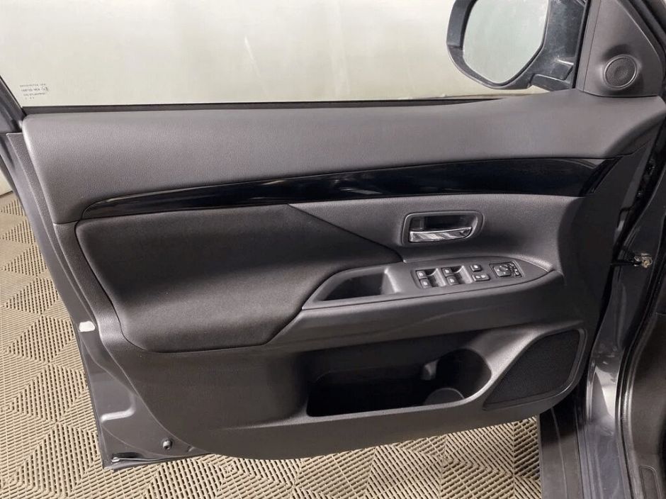 Mitsubishi Outlander, 2.0 л, Вариатор, 2020 фото 7