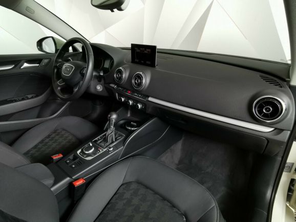 Audi A3, 2.0 л, Робот, 2018 фото 8