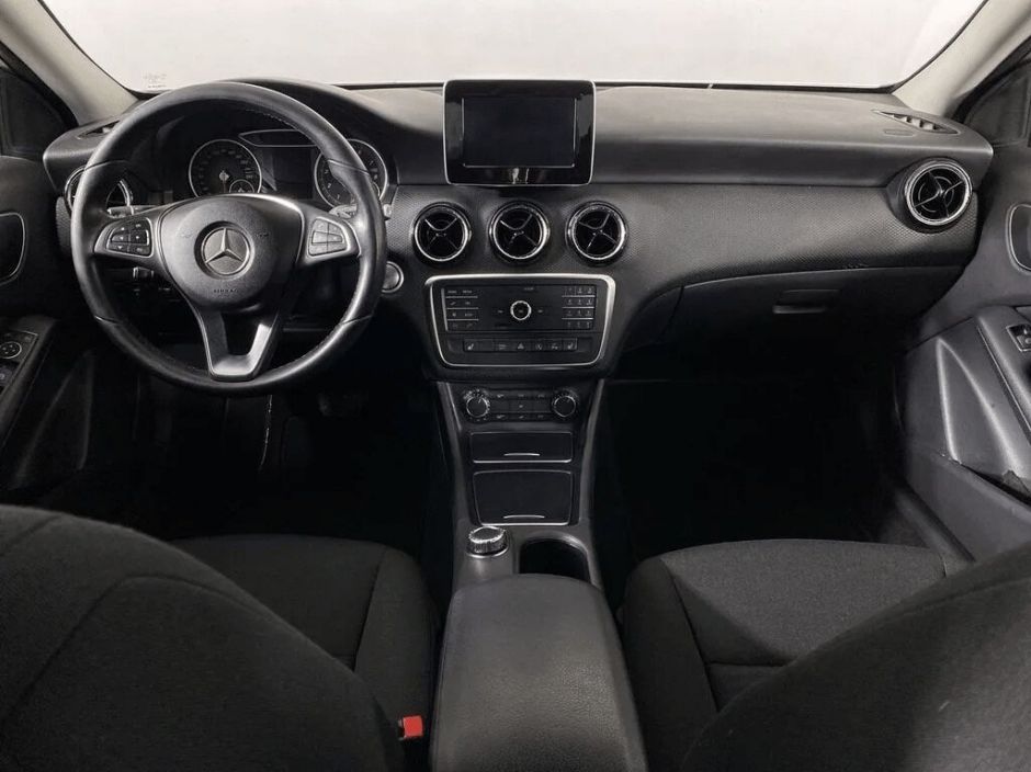 Mercedes-Benz A-Класс, 1.6 л, Робот, 2017 фото 8