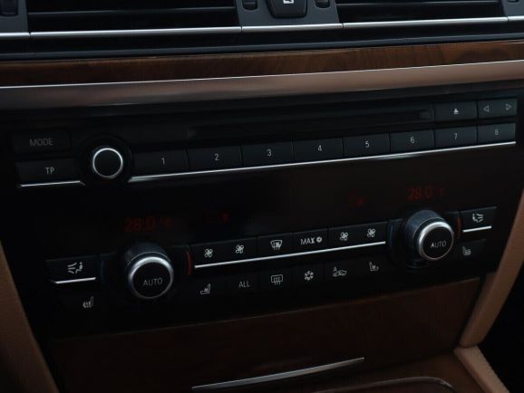 BMW 7 серии, 4.4 л, АТ, 2011 фото 13