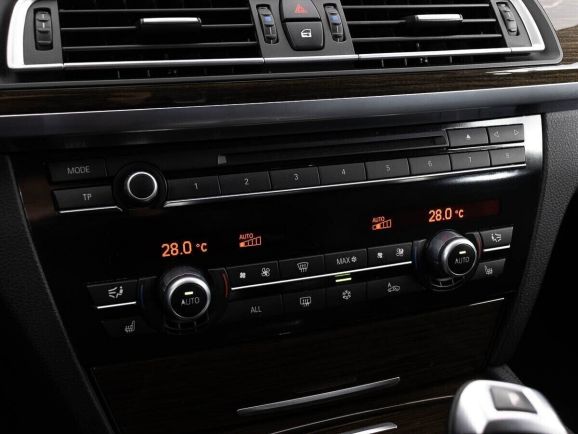 BMW 7 серии, 4.4 л, АТ, 2011 фото 13