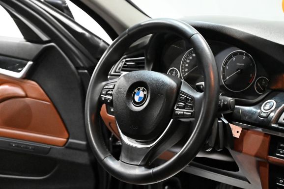 BMW 5 серии, 3.0 л, АТ, 2010 фото 9