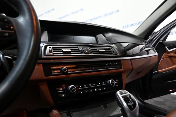 BMW 5 серии, 3.0 л, АТ, 2010 фото 10