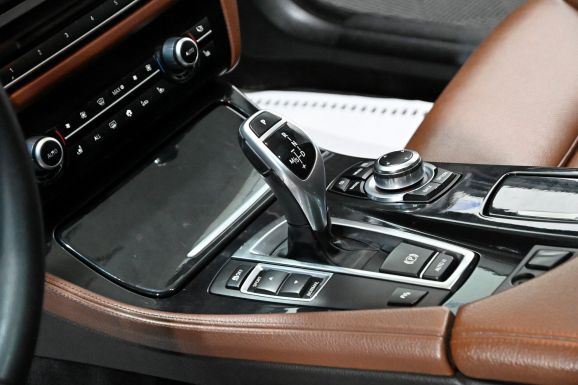 BMW 5 серии, 3.0 л, АТ, 2010 фото 13