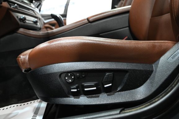 BMW 5 серии, 3.0 л, АТ, 2010 фото 15