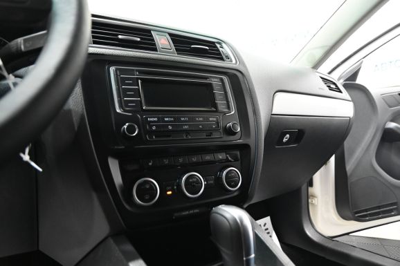 Volkswagen Jetta, 1.4 л, Робот, 2013 фото 10