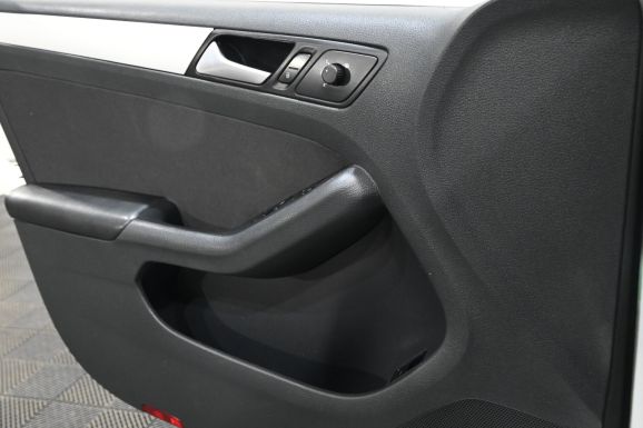 Volkswagen Jetta, 1.4 л, Робот, 2013 фото 2