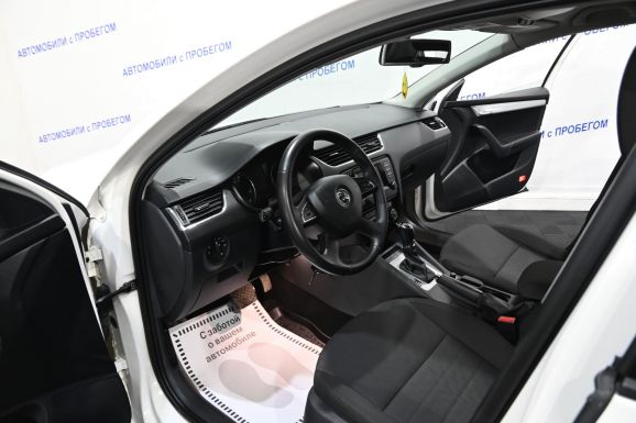 Skoda Octavia, 1.8 л, Робот, 2013 фото 7