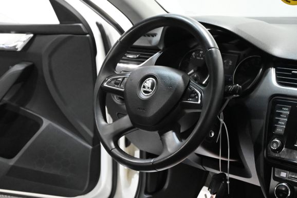 Skoda Octavia, 1.8 л, Робот, 2013 фото 9