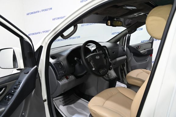 Hyundai Grand Starex, 2.5 л, АТ, 2011 фото 7