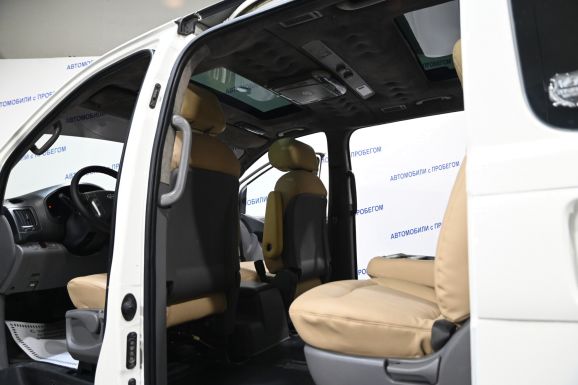 Hyundai Grand Starex, 2.5 л, АТ, 2011 фото 8