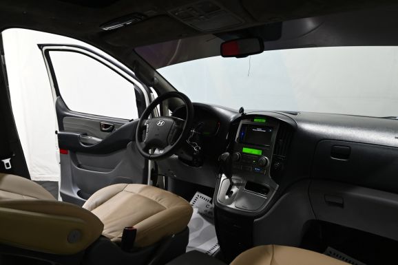 Hyundai Grand Starex, 2.5 л, АТ, 2011 фото 9