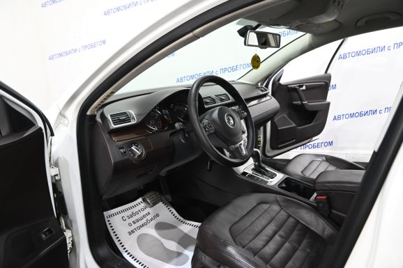 Volkswagen Passat, 2.0 л, Робот, 2012 фото 7