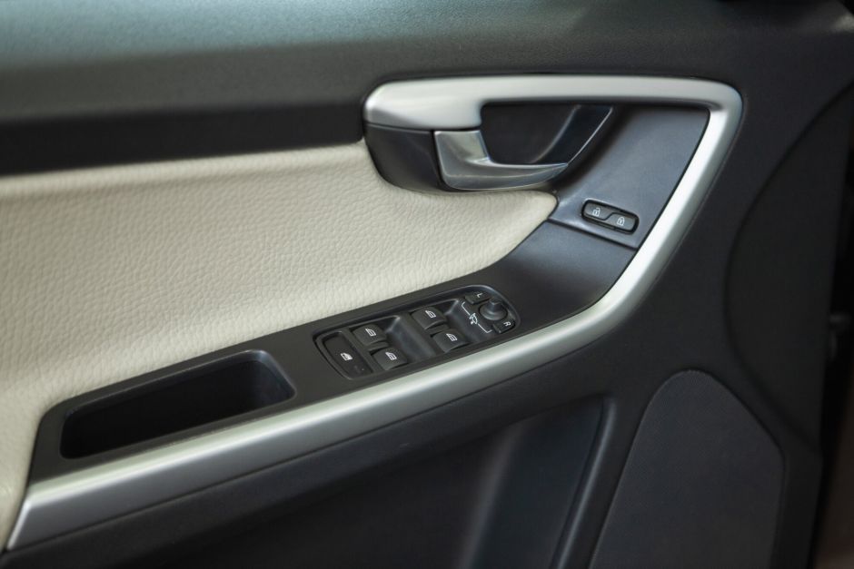 Volvo XC60, 2.4 л, АТ, 2011 фото 9