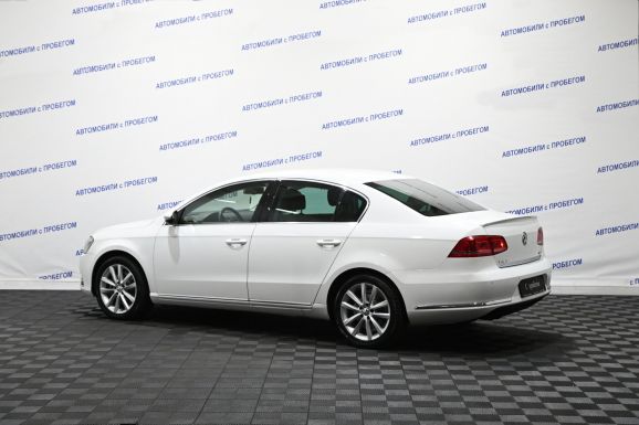 Volkswagen Passat, 1.8 л, Робот, 2012 фото 6