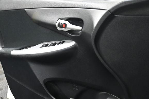 Toyota Corolla, 1.6 л, АТ, 2012 фото 9