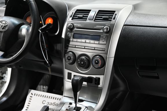 Toyota Corolla, 1.6 л, АТ, 2012 фото 2