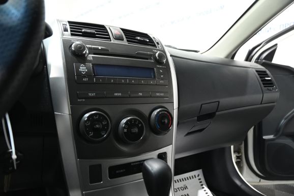 Toyota Corolla, 1.6 л, АТ, 2012 фото 1