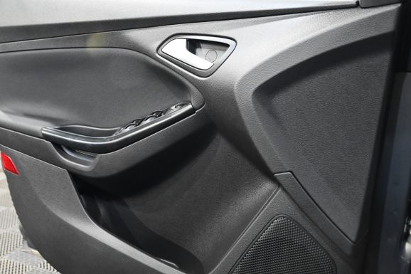 Ford Focus, 2.0 л, Робот, 2012 фото 2