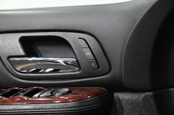 Cadillac Escalade, 6.2 л, АТ, 2010 фото 11