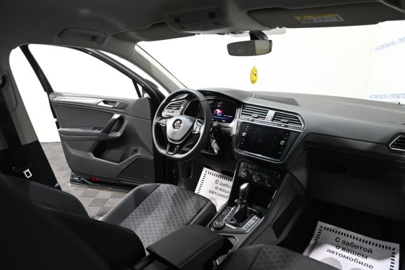 Volkswagen Tiguan, 1.4 л, Робот, 2018 фото 8