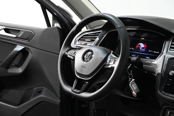 Volkswagen Tiguan, 1.4 л, Робот, 2018 фото 9
