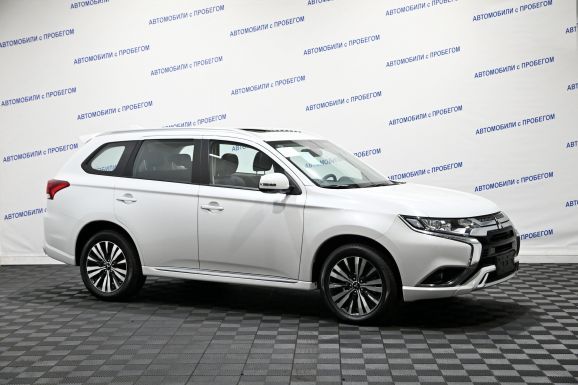 Mitsubishi Outlander, 2.0 л, Вариатор, 2022 фото 5