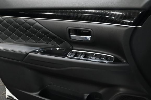 Mitsubishi Outlander, 2.0 л, Вариатор, 2022 фото 2