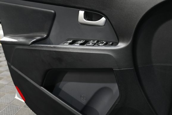 Kia Sportage, 2.0 л, АТ, 2012 фото 1