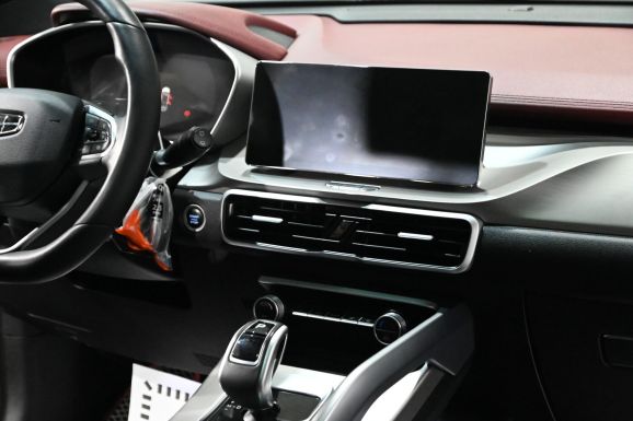 Geely Coolray, 1.5 л, Робот, 2021 фото 11