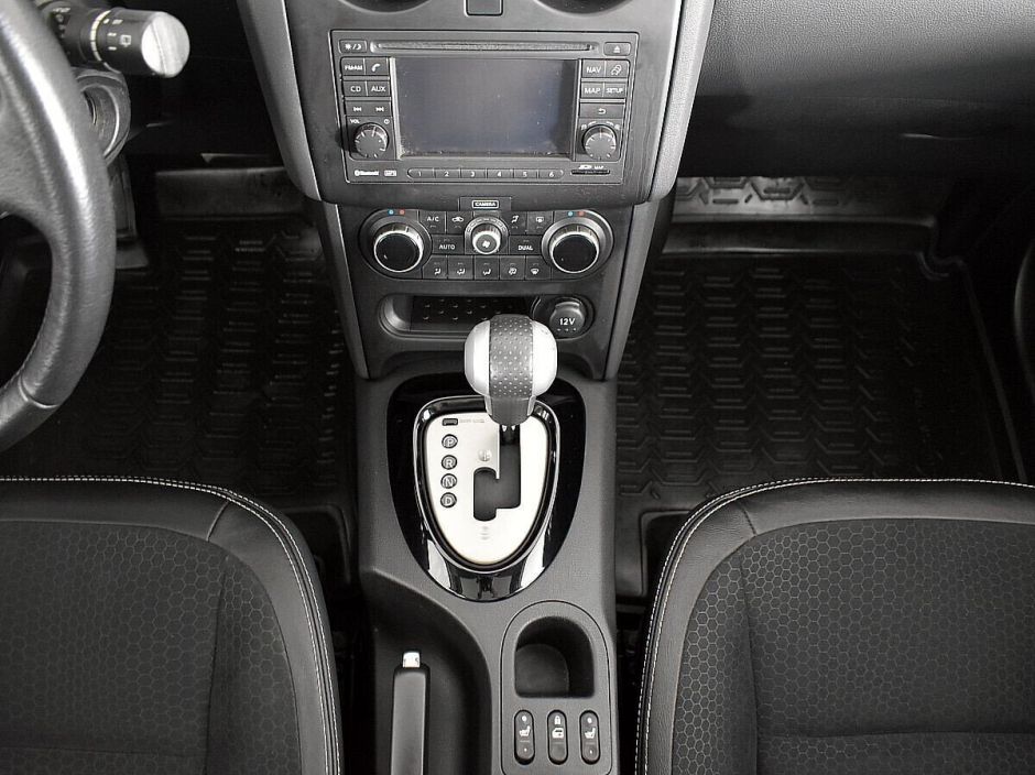 Nissan Qashqai, 2.0 л, Вариатор, 2013 фото 11