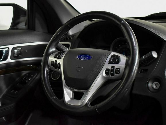 Ford Explorer, 3.5 л, АТ, 2015 фото 7