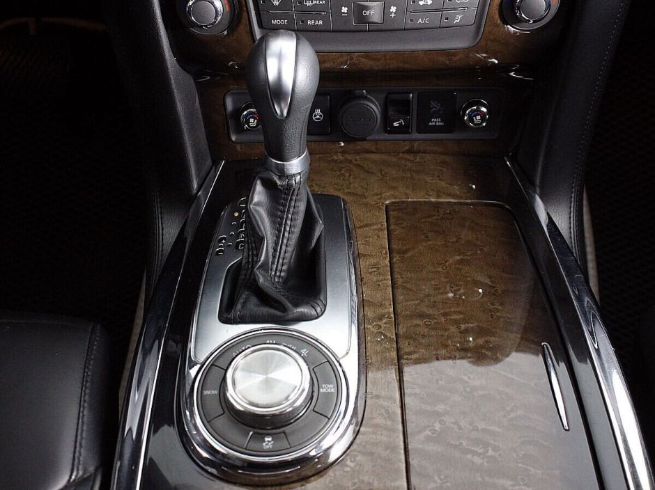 Infiniti QX56, 5.6 л, АТ, 2011 фото 10