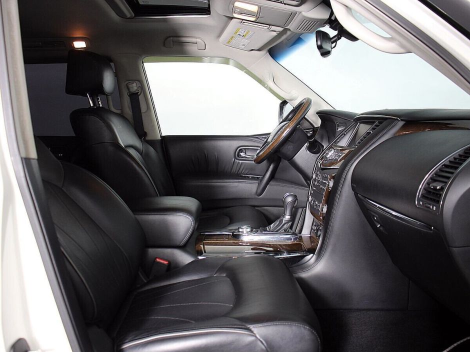 Infiniti QX56, 5.6 л, АТ, 2011 фото 11