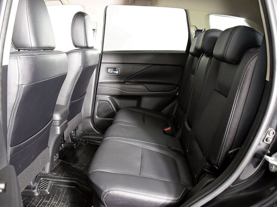 Mitsubishi Outlander, 2.4 л, Вариатор, 2018 фото 1