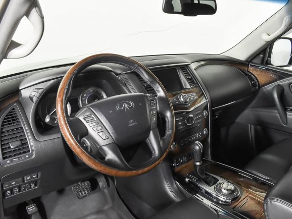 Infiniti QX56, 5.6 л, АТ, 2011 фото 9