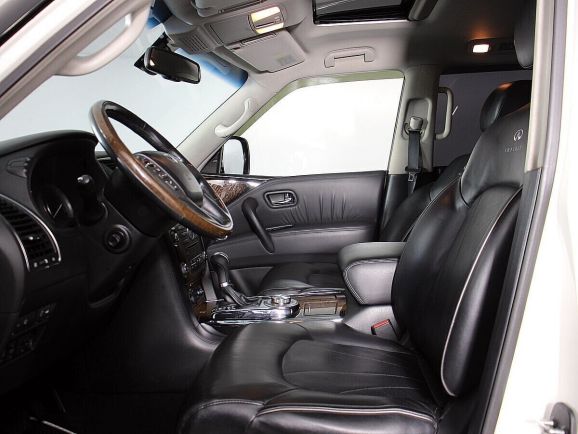 Infiniti QX56, 5.6 л, АТ, 2011 фото 11